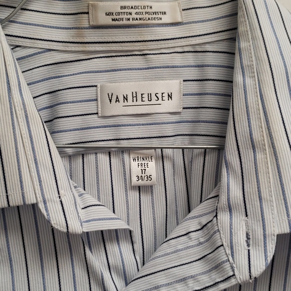 Van Heusen button down - Picture 2 of 6